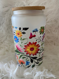 Verres en vitre avec paille