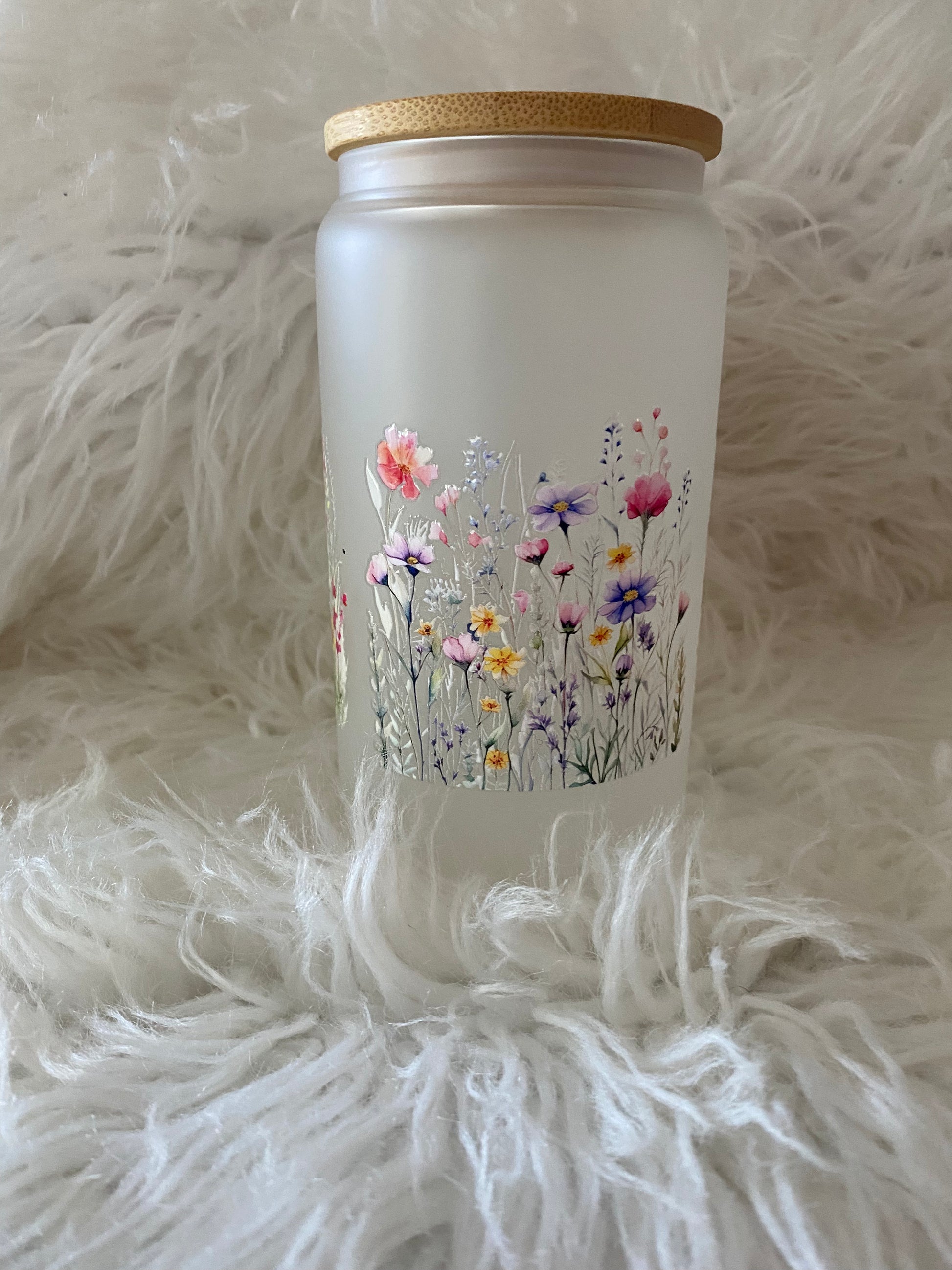 Verres en vitre avec paille