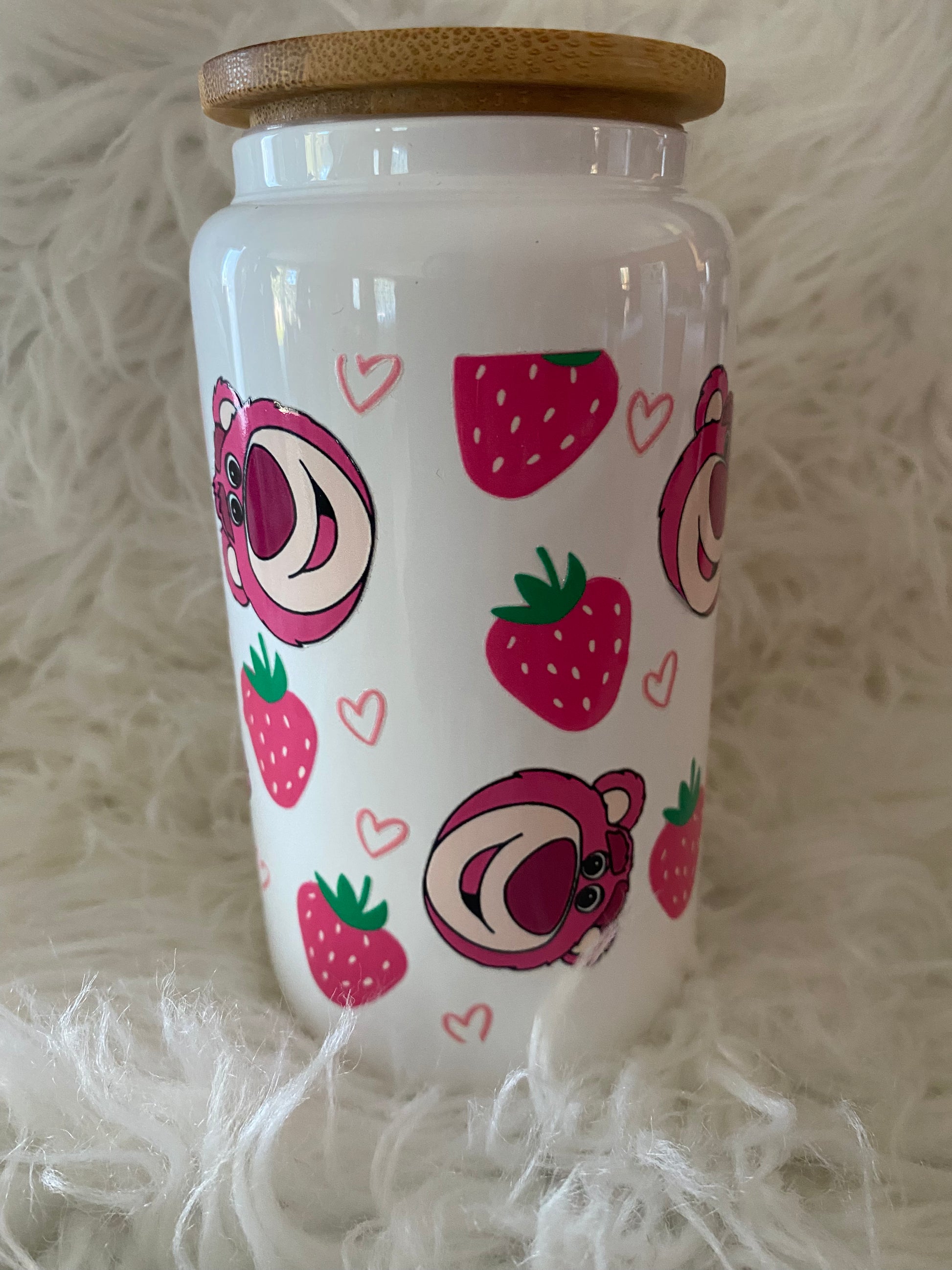Verres en vitre avec paille
